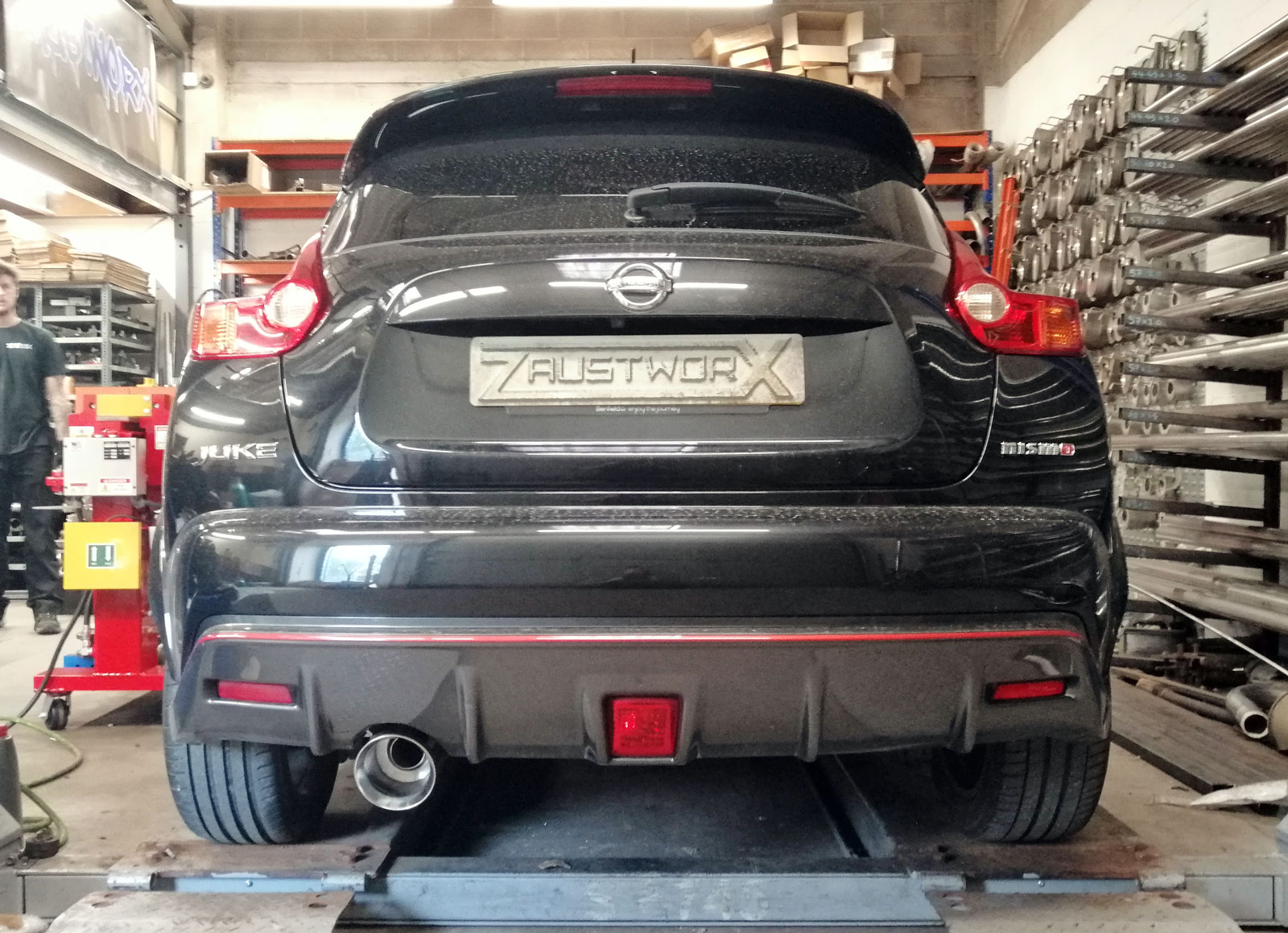 يحدث من شاكوش Nissan Nike Ballermann 6 Org يحدث من شاكوش Nissan Nike Ballermann 6 Org