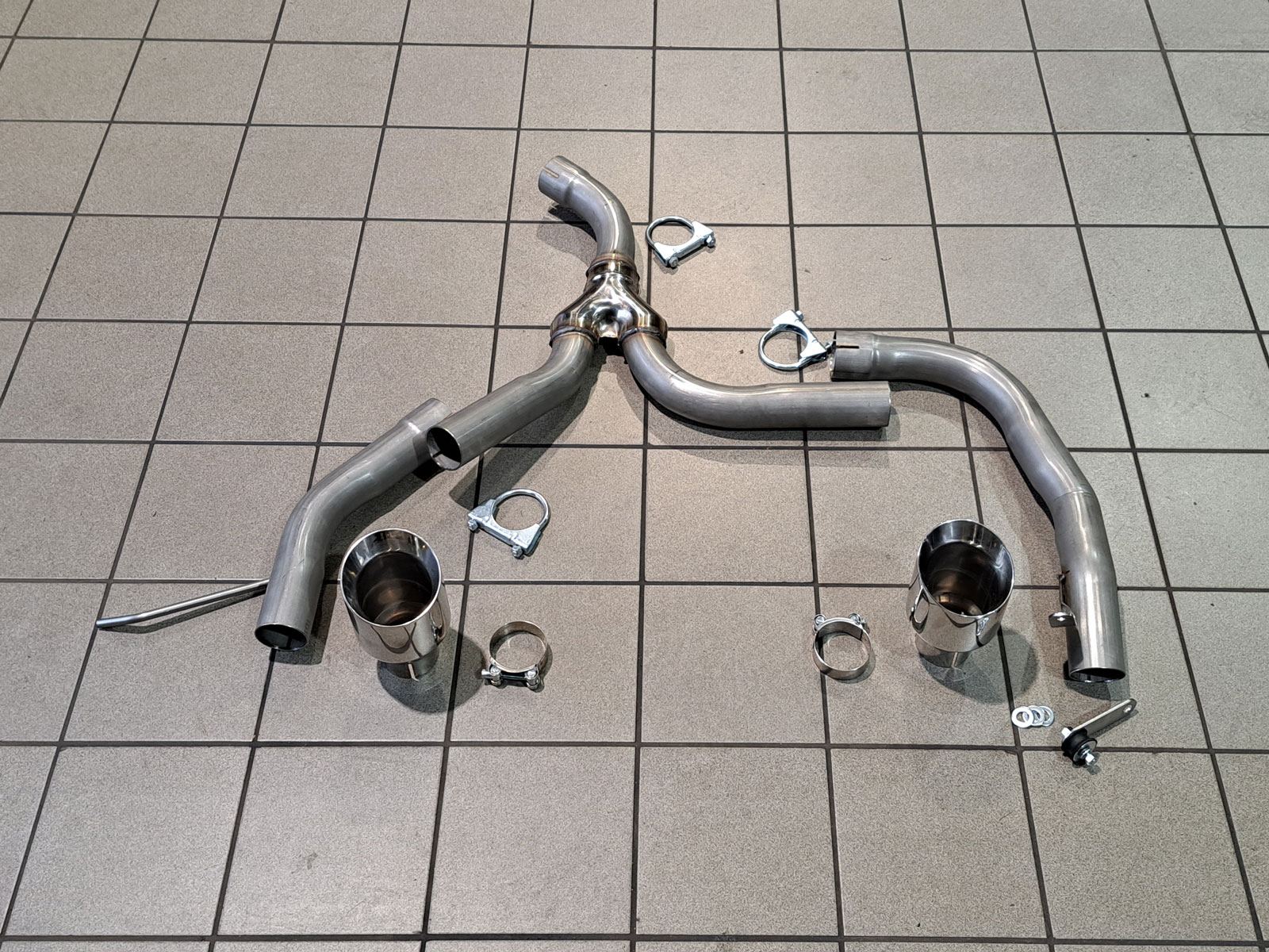 BMW 318d / 320d E91/E93 335 Style Twin Exit Exhaust Conversion