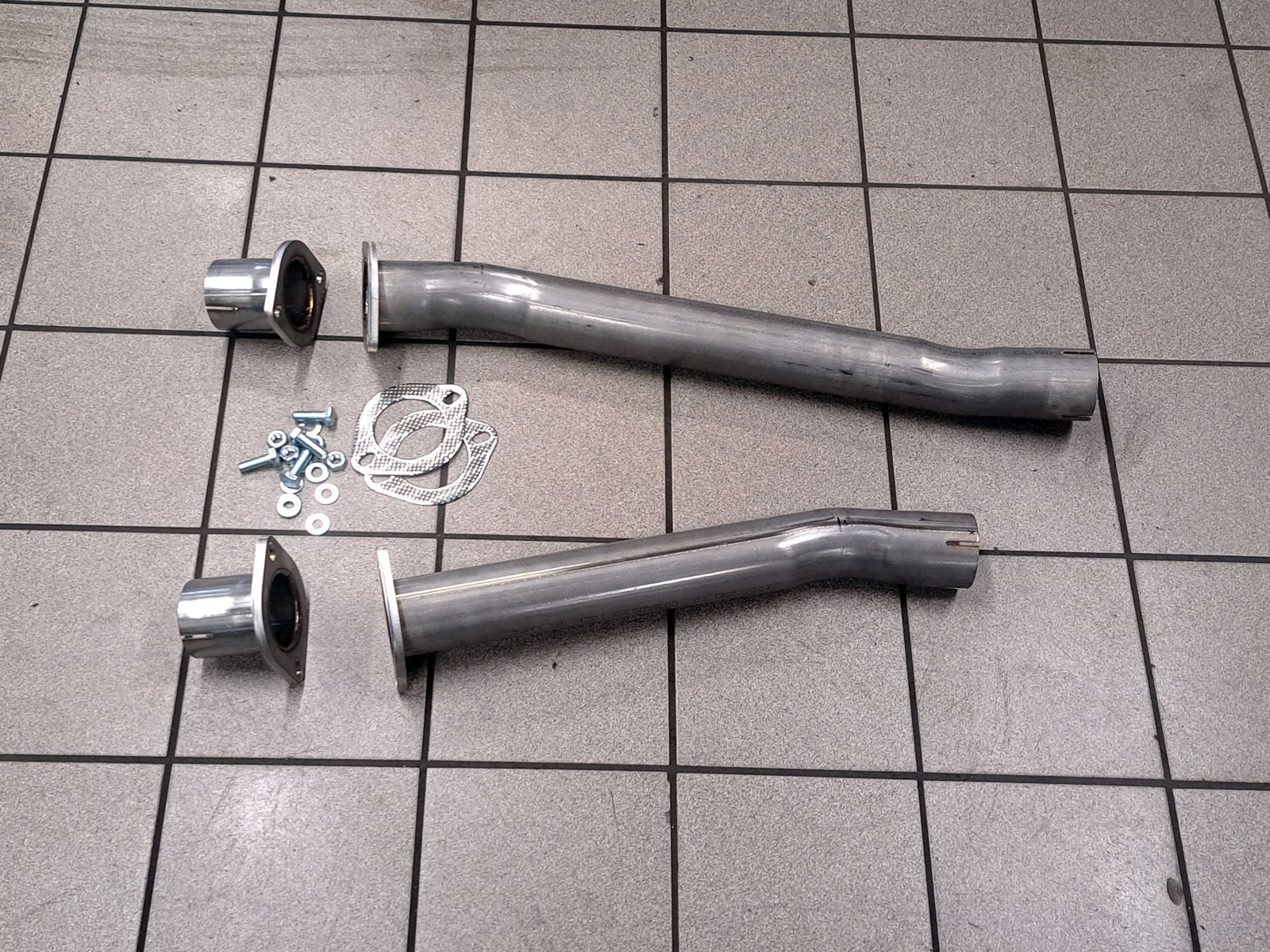 BMW X5 4.8 V8 N62 (E70) Resonator Delete Pipes