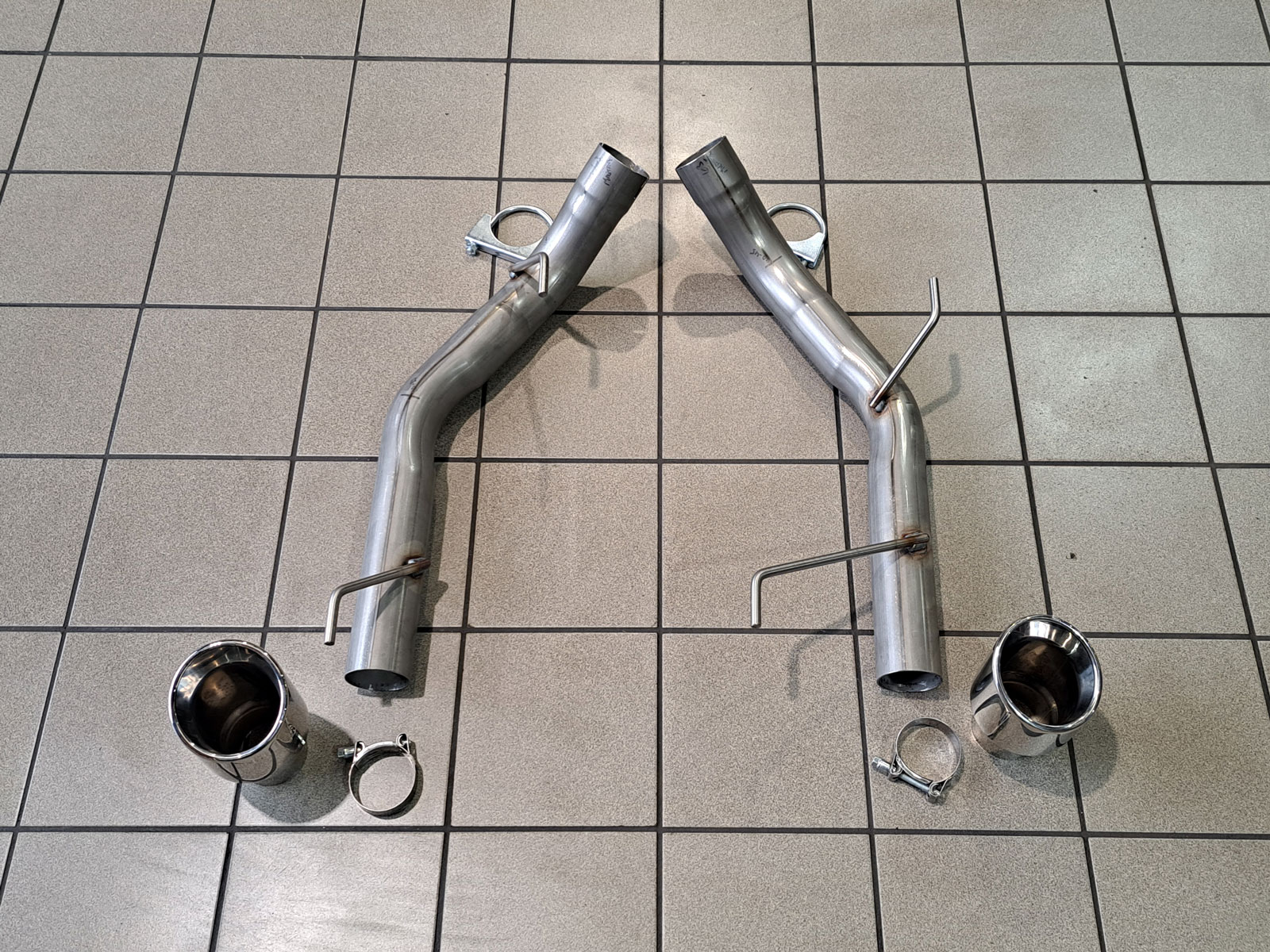 Ford Mustang 4.6 V8 Rear Silencer Deletes