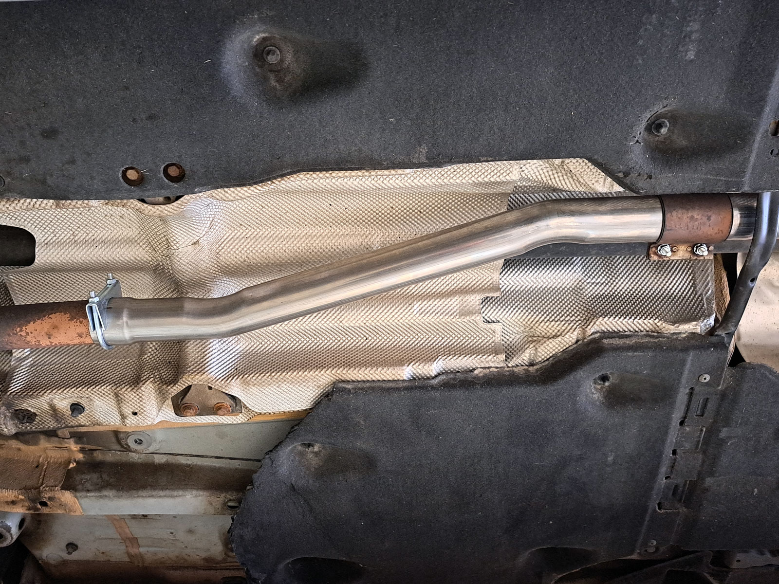 Audi TT Mk3 2.0 TFSi Quattro Front Silencer delete